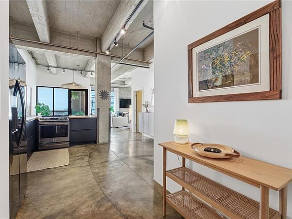 3rd image of 360 W Pershing Rd APT 190