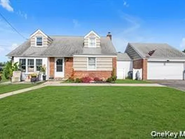 95 Wheeler Avenue, Valley Stream, NY 11580