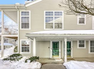 1068 Cambridge Ct, Mahwah, NJ 07430