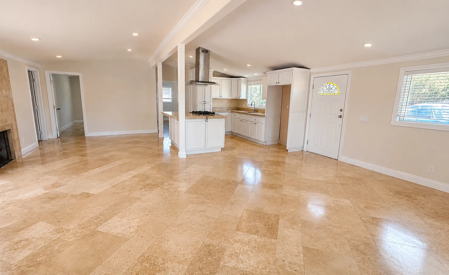 3 bed, 2.5 bath, 1231 sqft, $4,500 — Photo 2