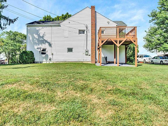 3rd image of 215 S Hill Dr #1