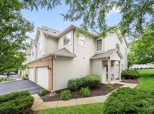 452 Jamestown Ct, Aurora, IL