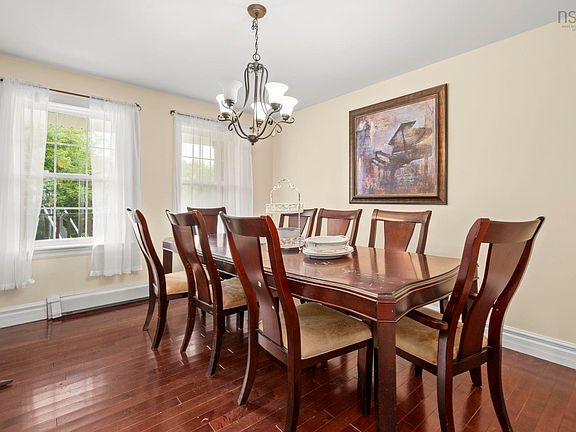 4th image of 280 Daisywood Dr