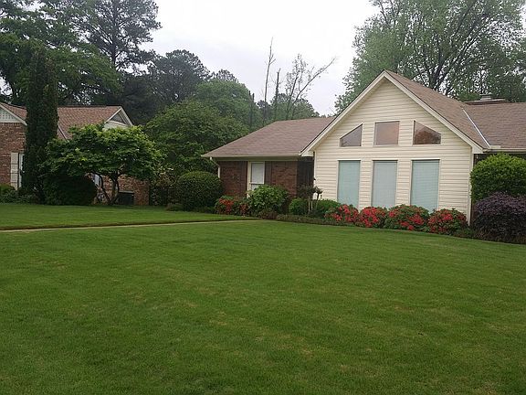 2nd image of 103 Riverdale N