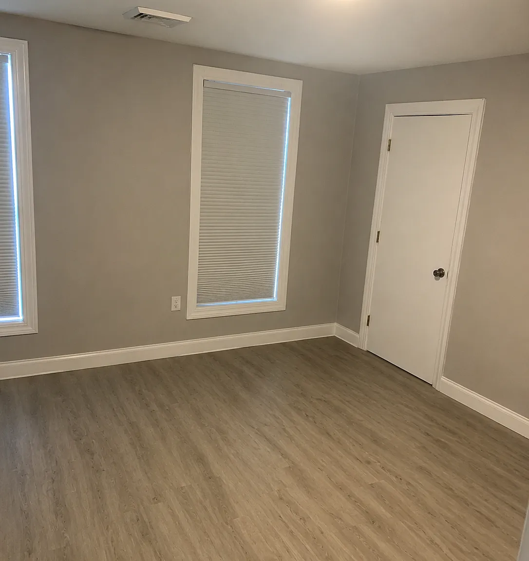 2 bed, 900 sqft, $2,100 — Photo 2
