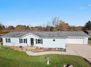 4336 Custer Ln, Manitowoc, WI 54220