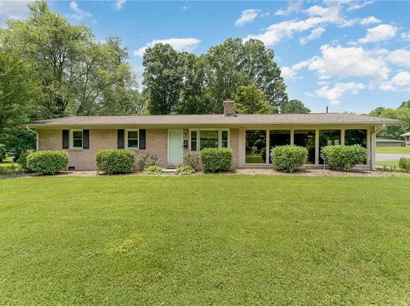 1819 Madison Ave, Mount Airy, NC 27030
