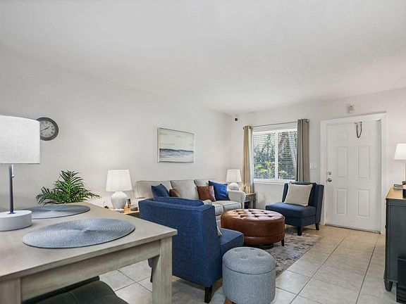 4th image of 2643 NE 8th Avenue #4