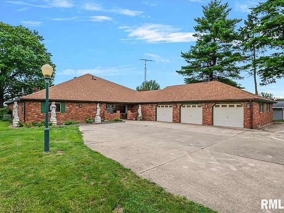 2nd image of 1013 E Lake Shore Dr