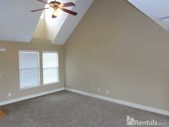 2nd image of 1426 Sunray Dr