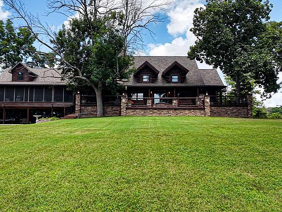 3rd image of 28566 Imperial Rd