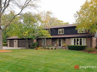 8 Croydon Rd, Hawthorn Woods, IL 60047