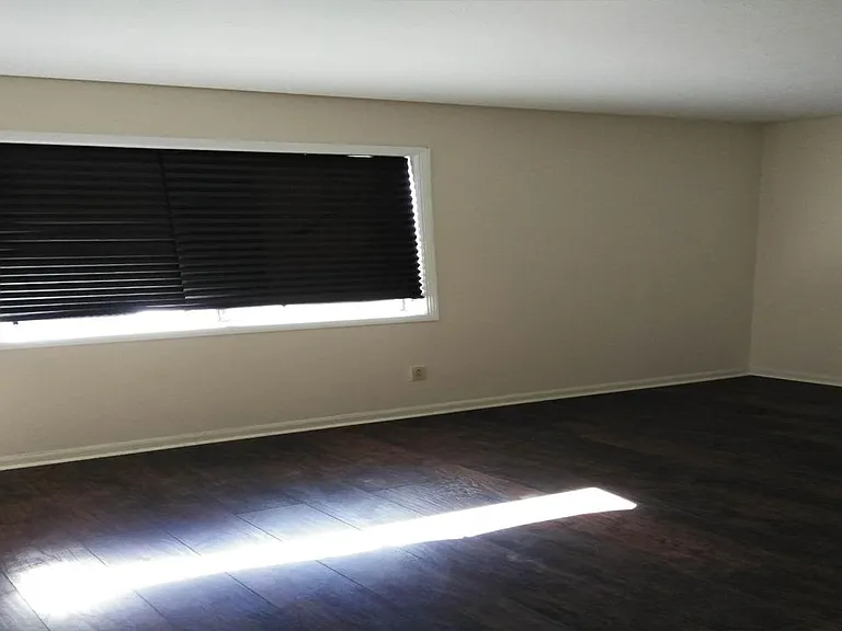 6024 Regent Mnr — Photo 17