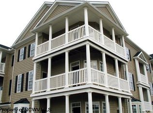 2532 Suncrest Village Cir, Morgantown, WV 26505