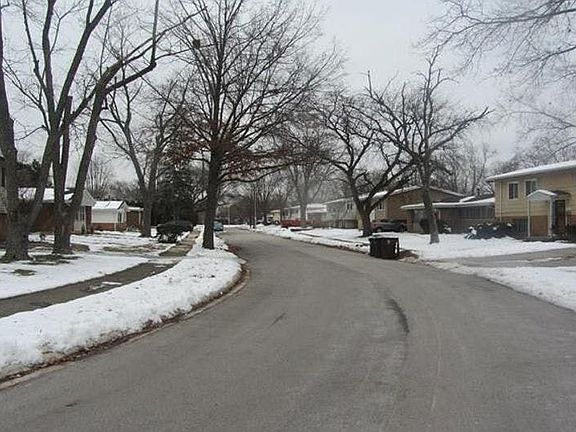 4th image of 233 Grant St