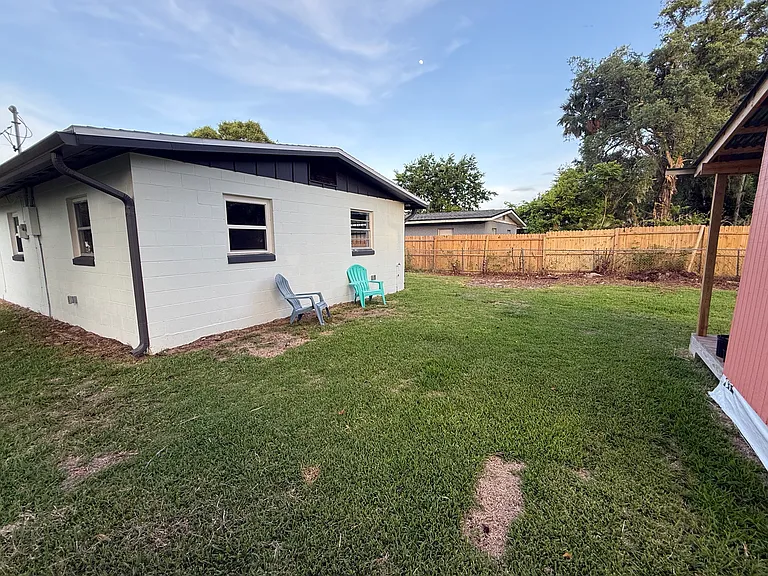 214 Graham St — Photo 23