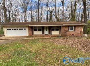 9519 Hemlock Dr SE, Huntsville, AL 35803