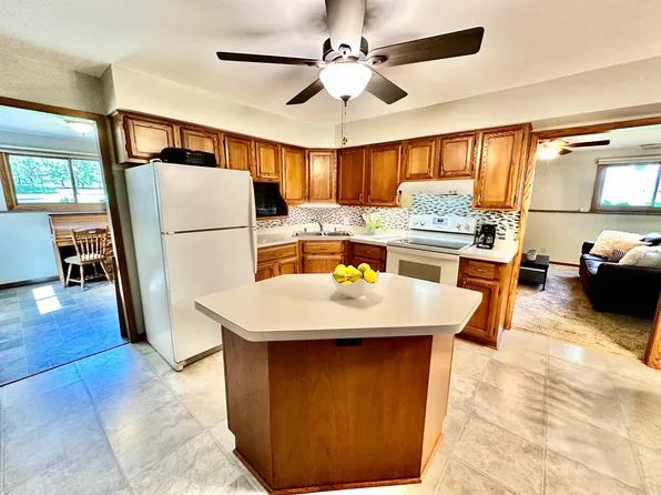 4326 S River Rd, Janesville, WI 53546