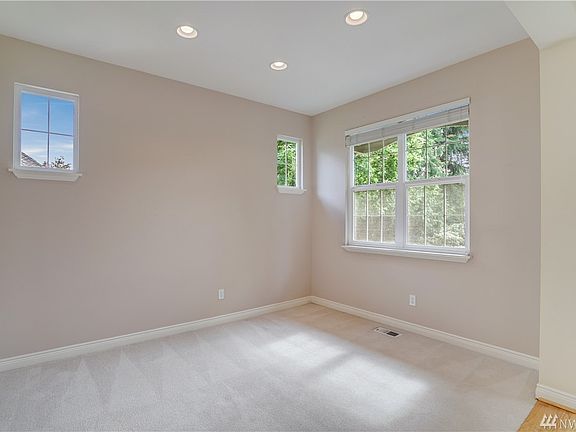 4th image of 1829 163rd St SE