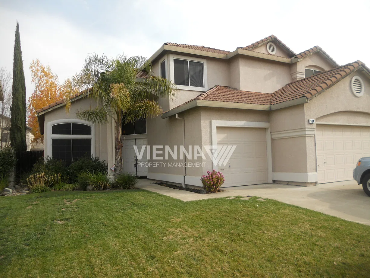 5 bed, 3.0 bath, $2,680 — Photo 2