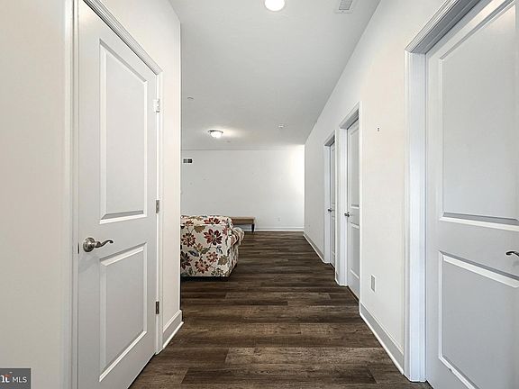 5th image of 626 Basswood Ln #116