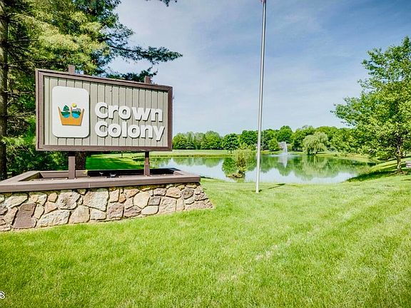 2nd image of 153 Columbine Rd