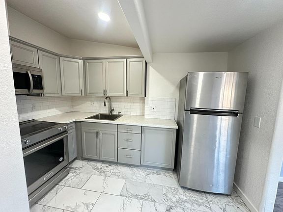 5th image of 420 Bridgevale Rd