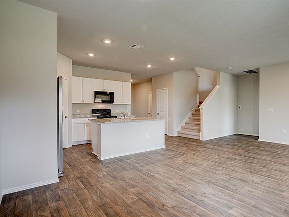 5th image of 5905 Brocade Dr