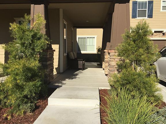 5th image of 729 W Esplanade Dr