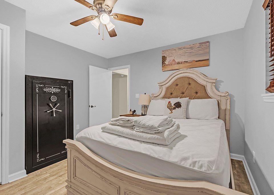 13th image of this home