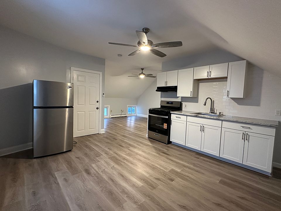 1st image of 60 Richmond St APT 3