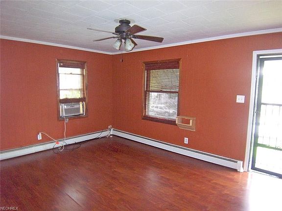 4th image of 3617 Plum St