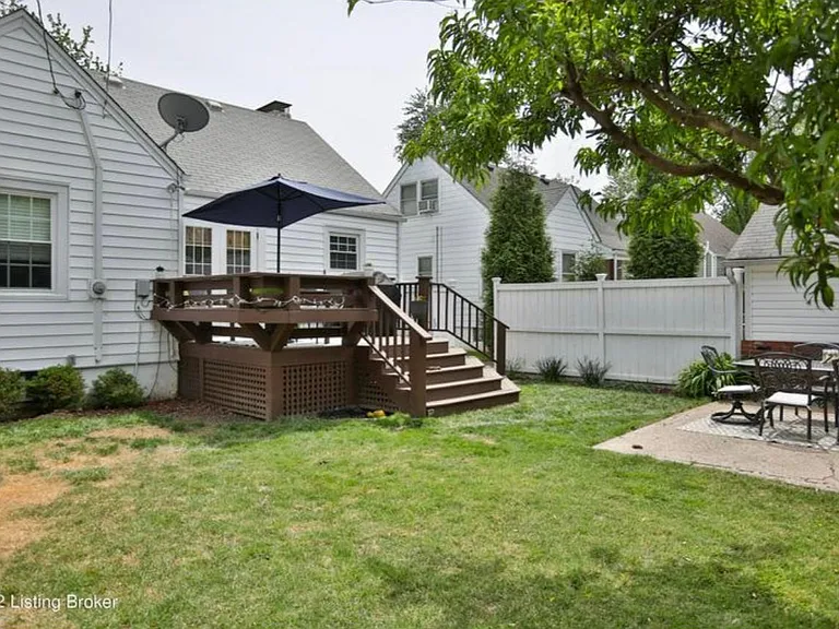 4215 Churchill Rd — Photo 23