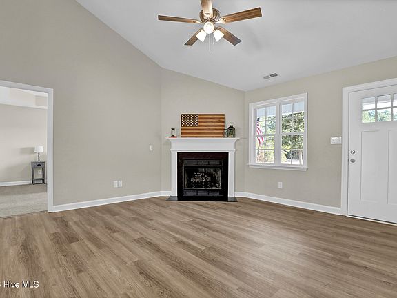 4th image of 116 Palo Alto Park Drive