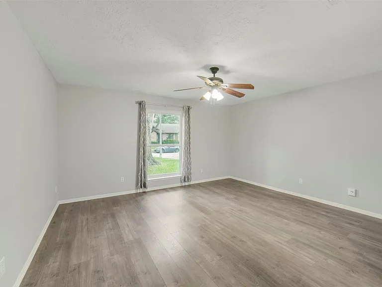 21323 Park Bluff Dr — Photo 33