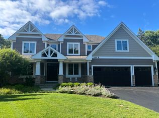 339 E Sheridan Rd, Lake Bluff, IL 60044