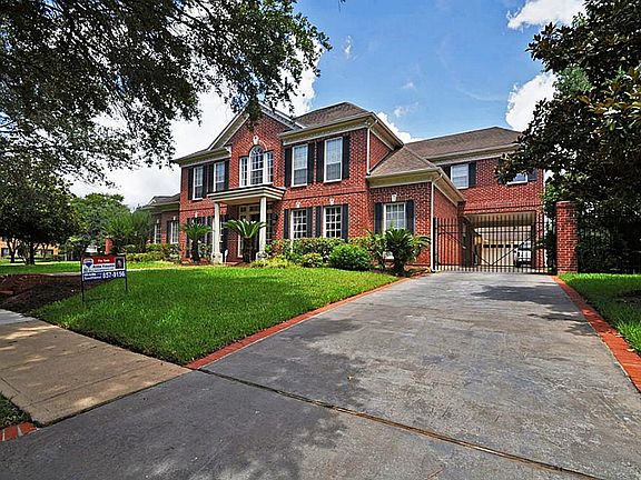2nd image of 69 Greensward Ln