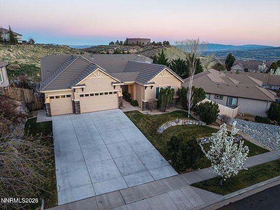 2nd image of 2784 Robb Dr