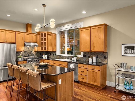 4th image of 8360 Loyal Way NW