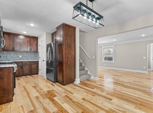 3512 Hopkins Xrds, Minnetonka, MN 55305