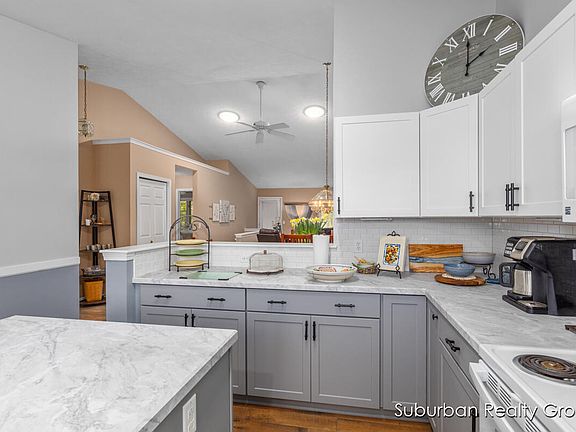 2nd image of 1076 Pinewood Dr NW