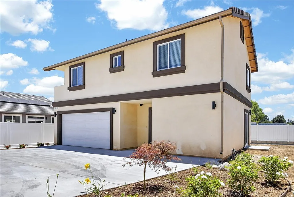 3 bed, 2.5 bath, 1189 sqft, $2,850 — Photo 3