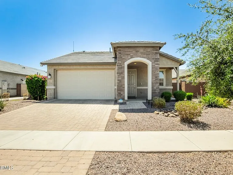 5024 N 84th Dr — Photo 3