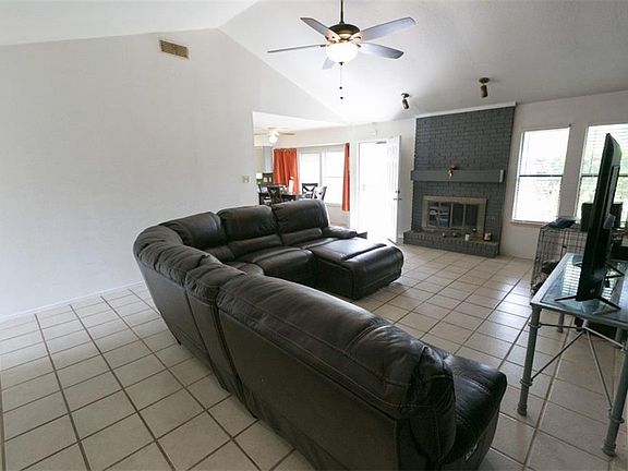 4th image of 4715 Bundyhill Dr