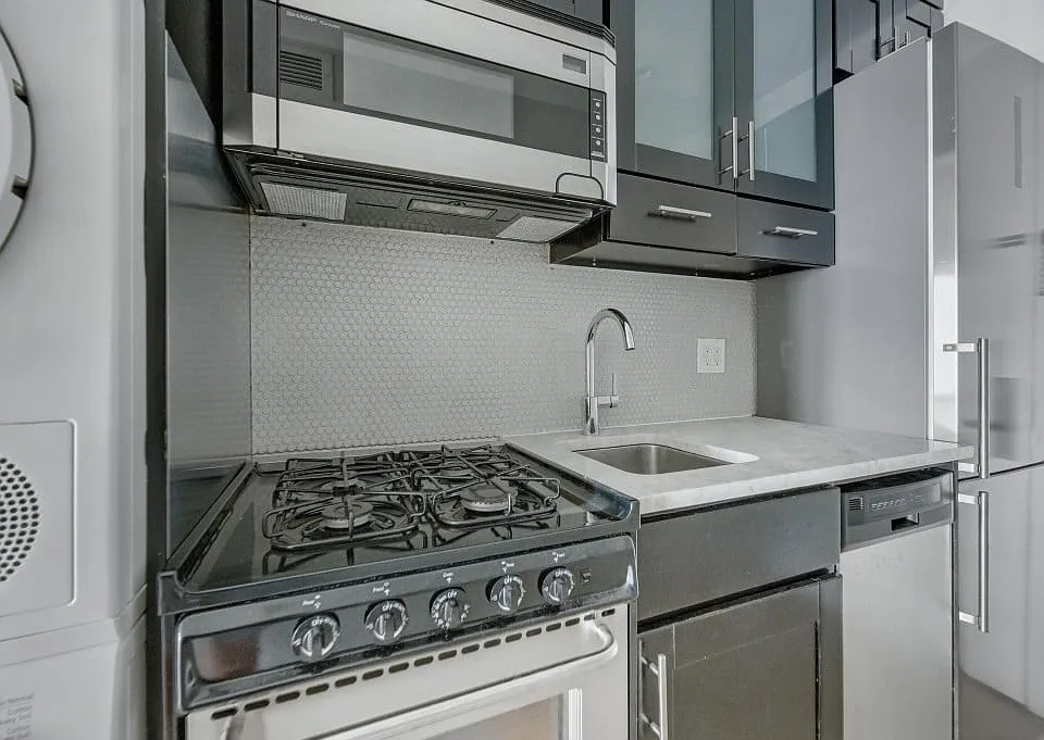152 2nd Ave #3B