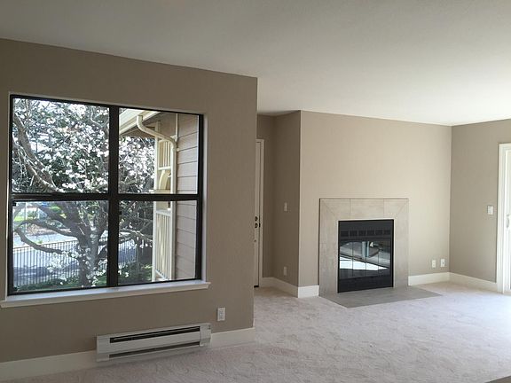 2nd image of 46 Lakeshore Ct