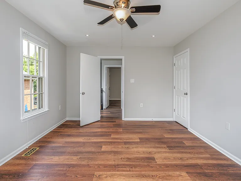 2526 S Arlington Mill Dr — Photo 12