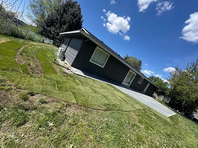 394 S Harlan Pl — Photo 32