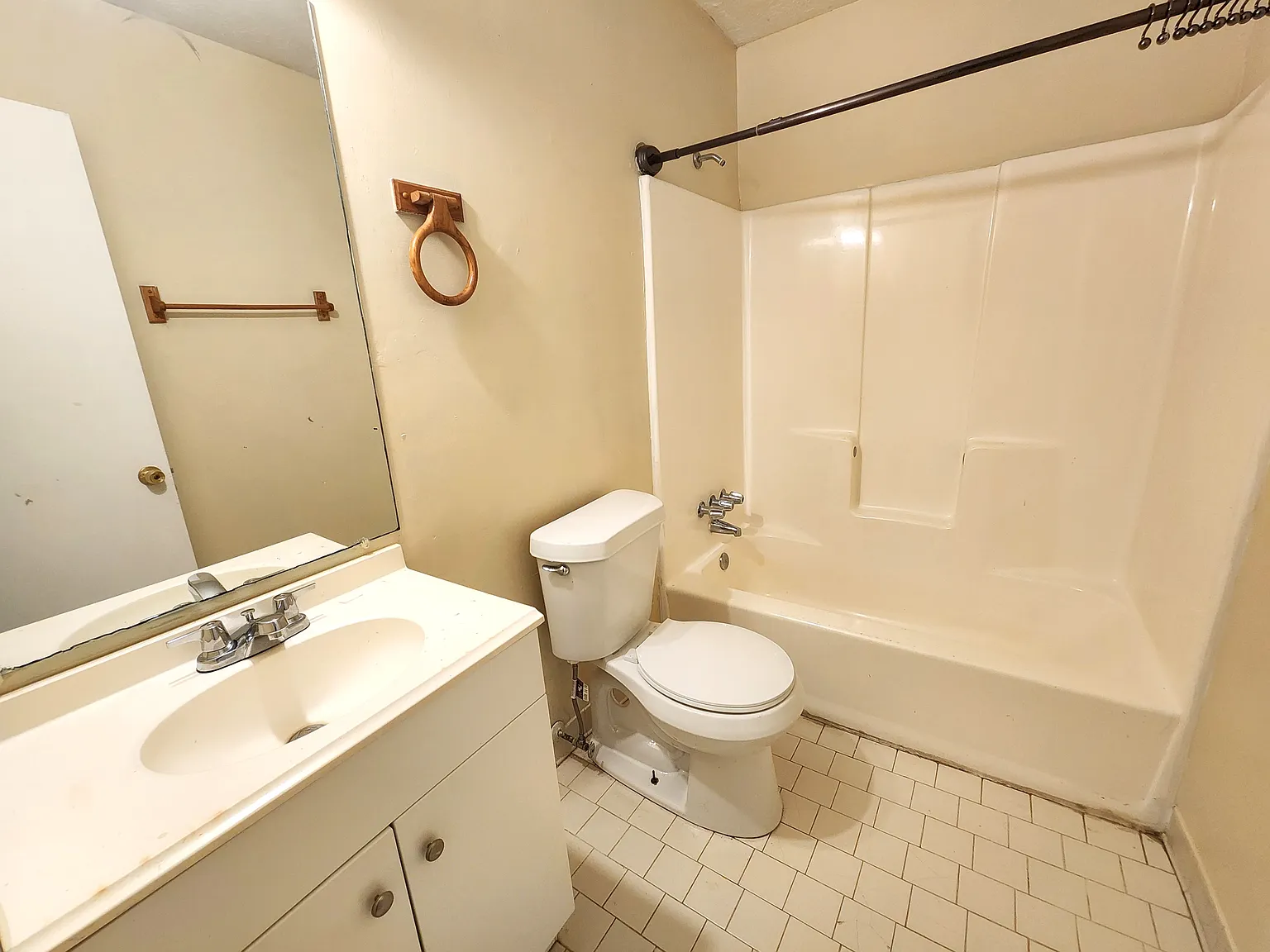 3 bed, 2.5 bath, 1500 sqft, $1,650 — Photo 4