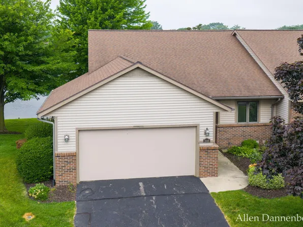 1946 Lakeview Dr, Zeeland, MI 49464